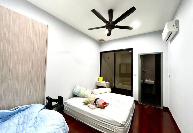 The Canal Garden South, Horizon Hills