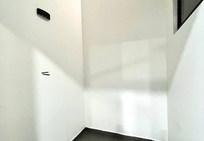 The Canal Garden South, Horizon Hills