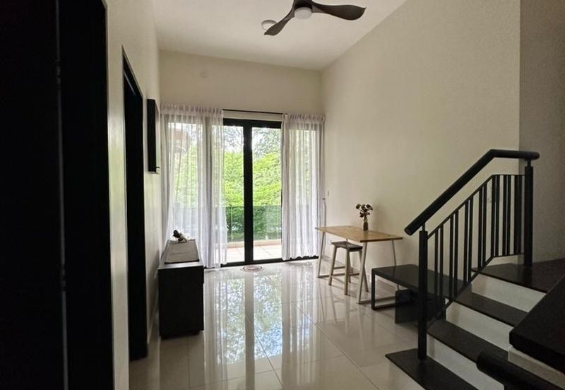 The Canal Garden North, Horizon Hills