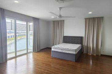 Isola Villa @ Senibong Cove