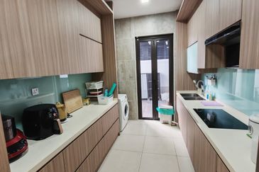 The Canal Garden South, Horizon Hills