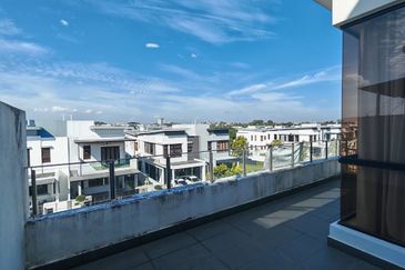 The Canal Garden South, Horizon Hills