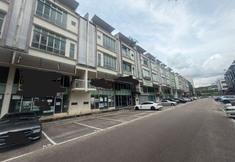 Pusat Perdagangan Danga Utama