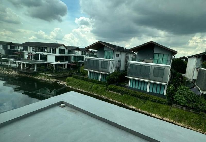 Isola Villa @ Senibong Cove