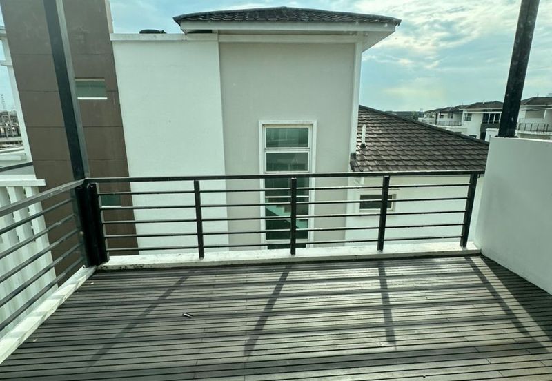 Isola Villa @ Senibong Cove