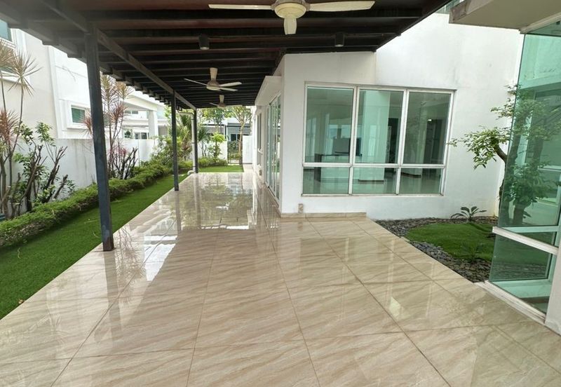 Isola Villa @ Senibong Cove