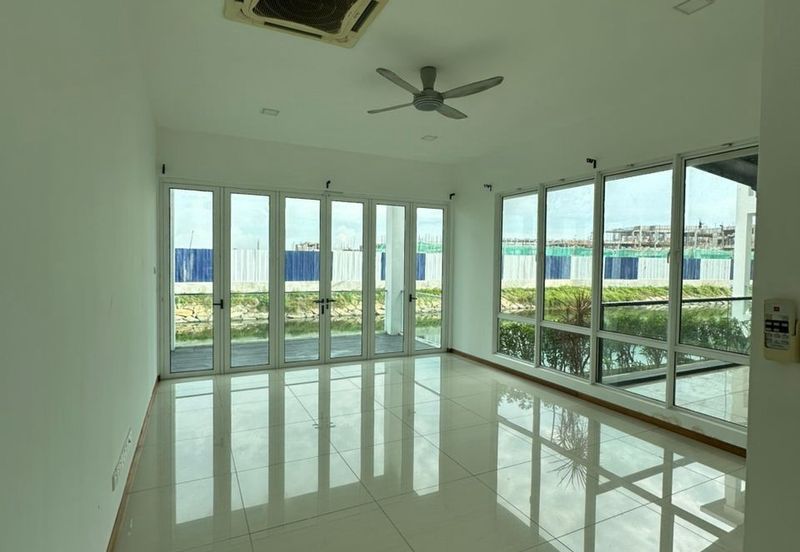 Isola Villa @ Senibong Cove