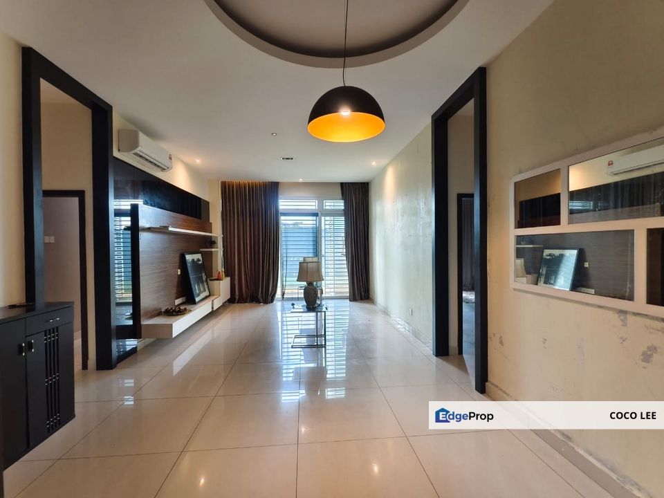 KSL D' Esplanade Residence @ Corner with Private Garden Low Floor unit, Johor, Johor Bahru