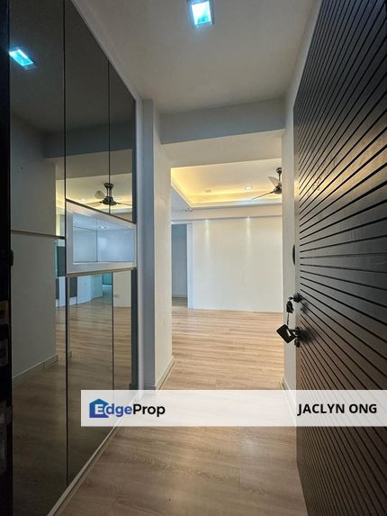 Renovated well kept unit for sale, high floor, Selangor, Subang Jaya