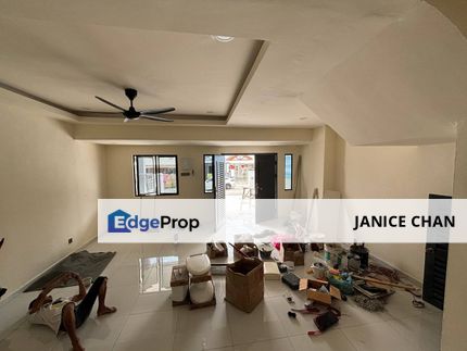 Taman Bukit Mewah, near Paradigm Mall. Renovated double storey 22x65, Johor, Tampoi