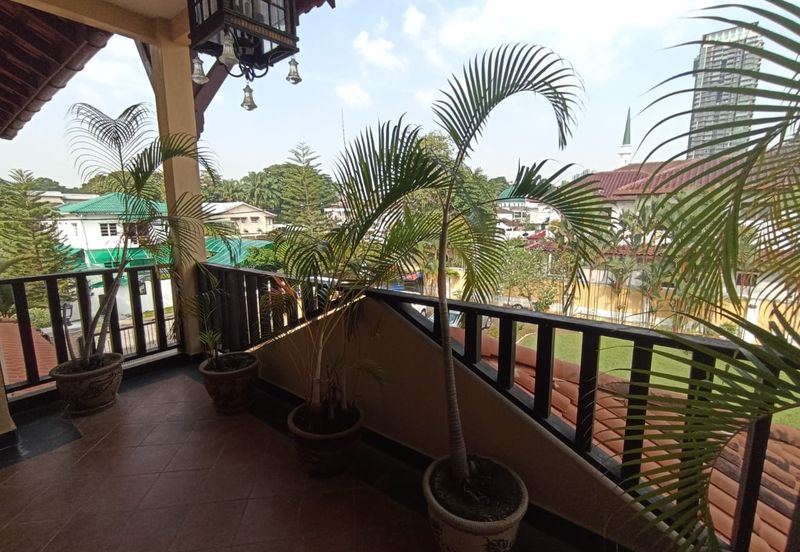 Fully Renovated, Ready to Move in Bungalow