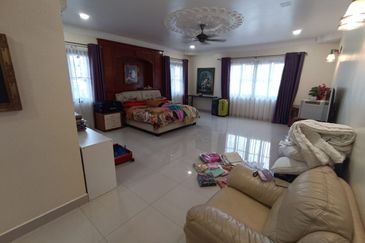 Fully Renovated, Ready to Move in Bungalow