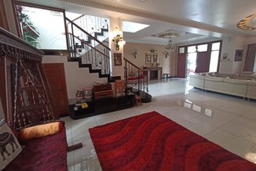 Fully Renovated, Ready to Move in Bungalow