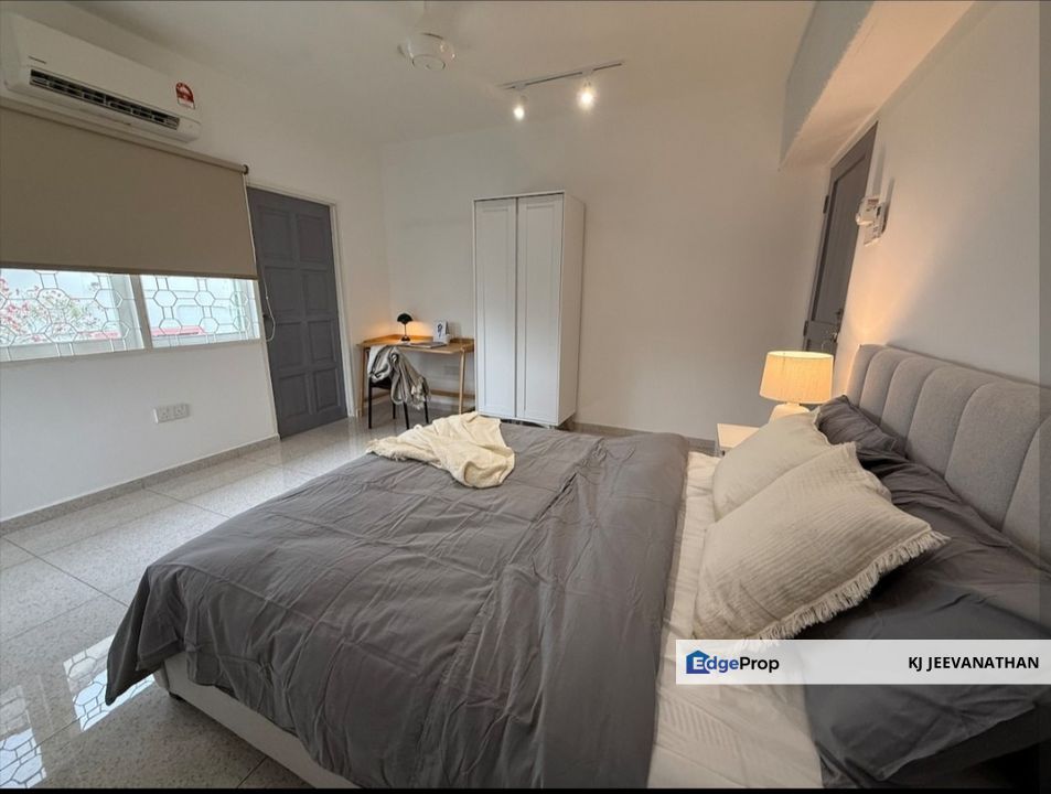 Newly renovated Bungalow With Lock stock and barrel , Selangor, Petaling Jaya