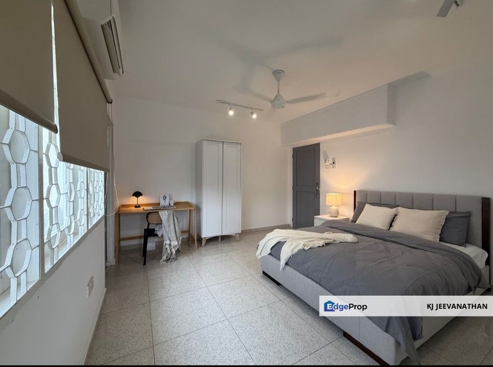 Newly renovated Bungalow With Lock stock and barrel , Selangor, Petaling Jaya