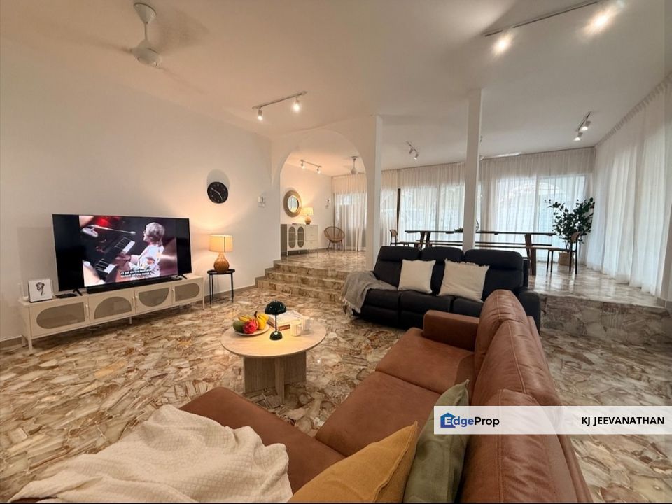 Newly Renovated Bungalow with Lock stock and Barrel , Selangor, Petaling Jaya