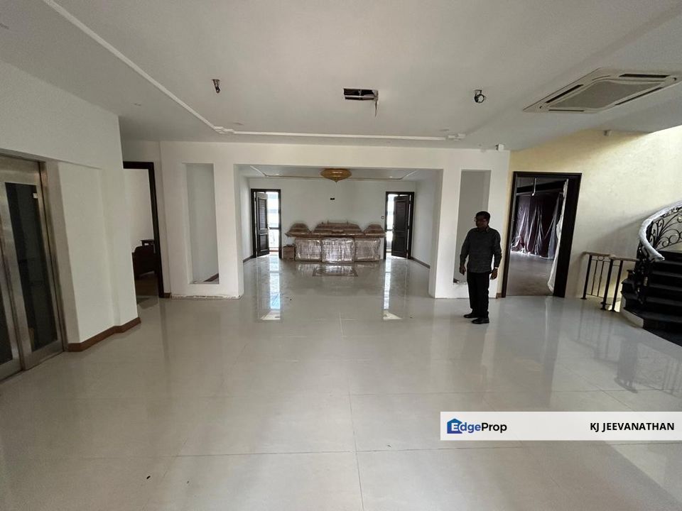 3 Storey Bungalow with swimming pool and Lift, Selangor, Seri Kembangan