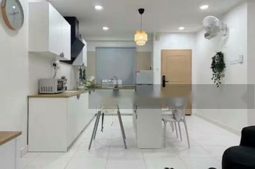 Akademik Suite @ Mount Austin