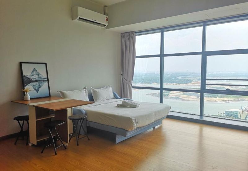 Baypoint @ Country Garden Danga Bay