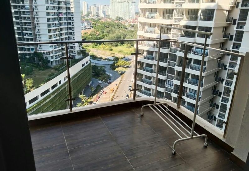 Baypoint @ Country Garden Danga Bay