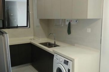 Baypoint @ Country Garden Danga Bay