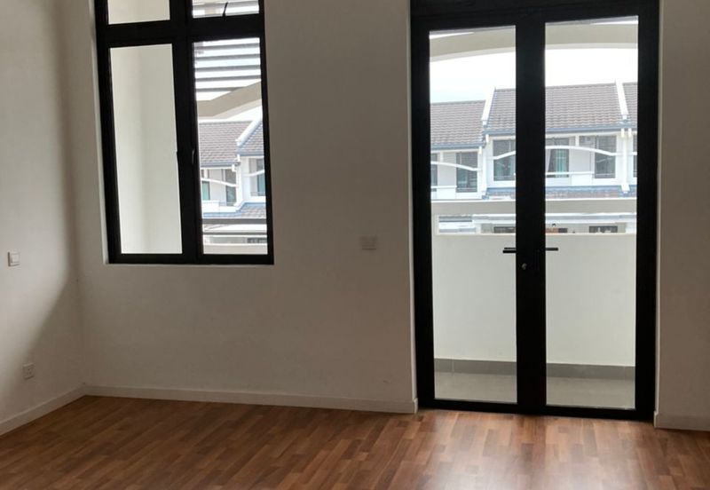 Cradleton @ Eco Majestic