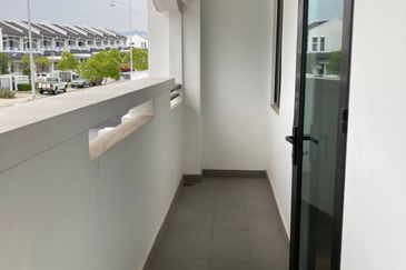 Cradleton @ Eco Majestic