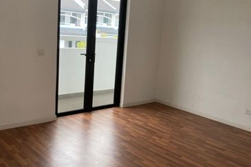 Cradleton @ Eco Majestic