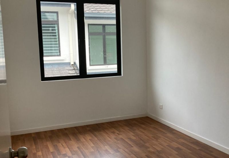 Cradleton @ Eco Majestic