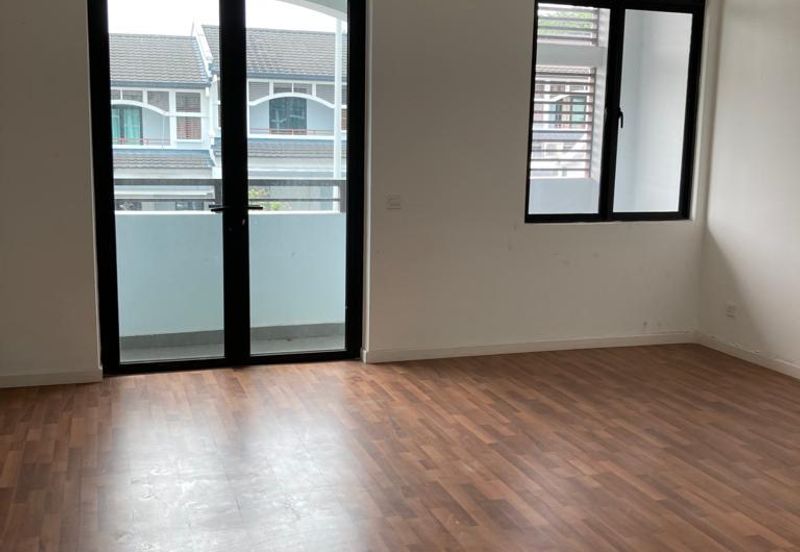 Cradleton @ Eco Majestic