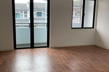 Cradleton @ Eco Majestic