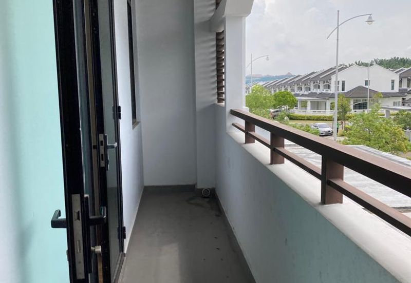 Cradleton @ Eco Majestic