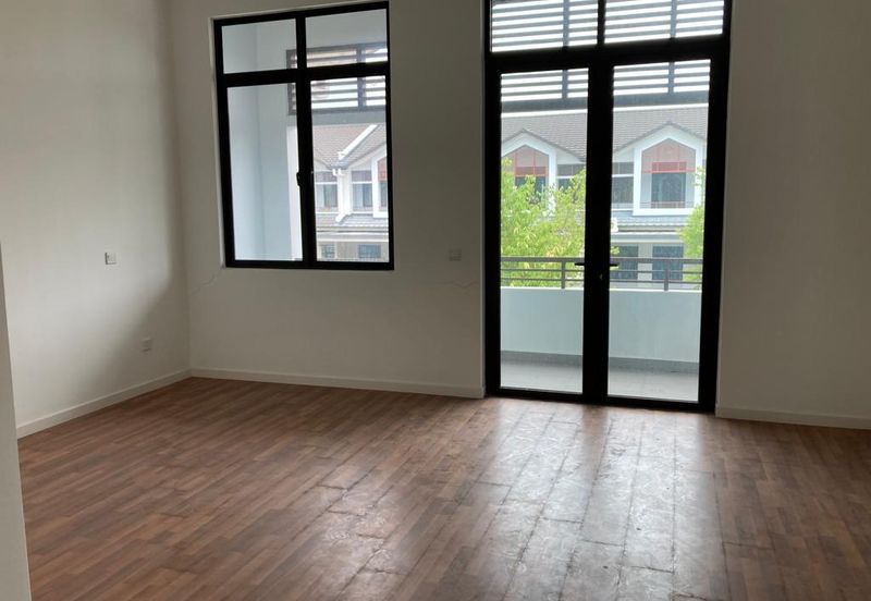 Cradleton @ Eco Majestic