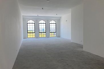 Ivoris @ Eco Majestic