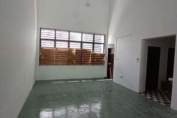 Ivoris @ Eco Majestic