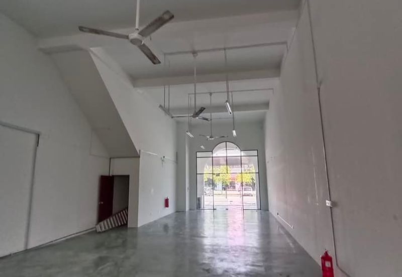 Ivoris @ Eco Majestic