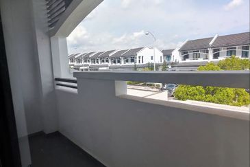 Cradleton @ Eco Majestic