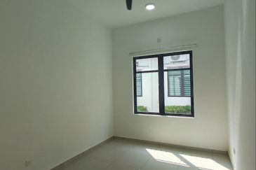 Cradleton @ Eco Majestic