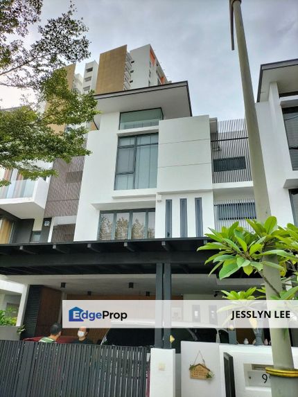 Mutiara Villa Nicely Renovated 3 storey superlink house , Selangor, Kajang