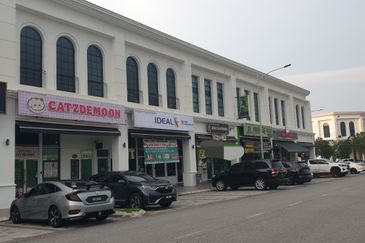 Ivoris @ Eco Majestic