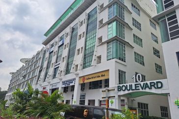 10 Boulevard
