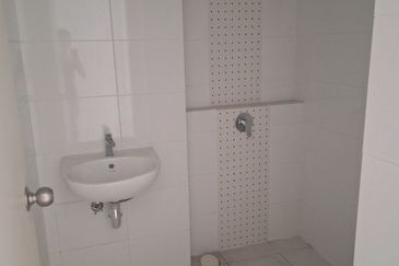 Cradleton @ Eco Majestic