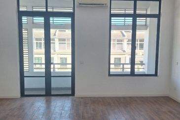 Cradleton @ Eco Majestic