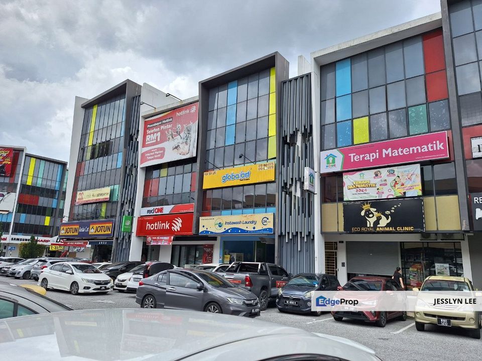 Setia  Ecohill  Taipan, Semenyih...Opposite Shopping mall, Selangor, Semenyih