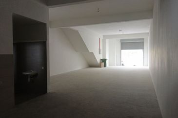 Uptown Rimbayu, Telok Panglima Garang