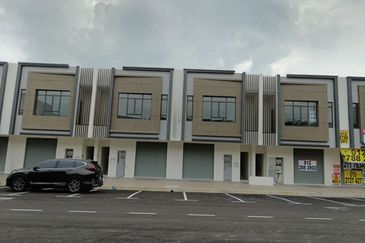 Uptown Rimbayu, Telok Panglima Garang