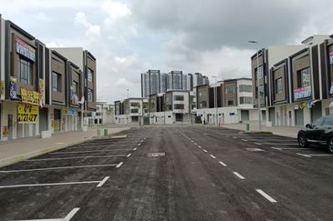 Uptown Rimbayu, Telok Panglima Garang