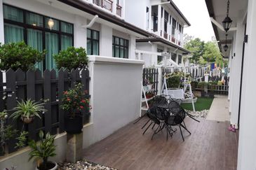 Tenderfields @ Eco Majestic