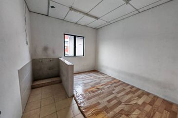 Shah Alam, Seksyen 32 Semi Detached Factory For Rent Strategic & Good Location