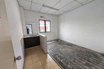 Shah Alam, Seksyen 32 Semi Detached Factory For Rent Strategic & Good Location